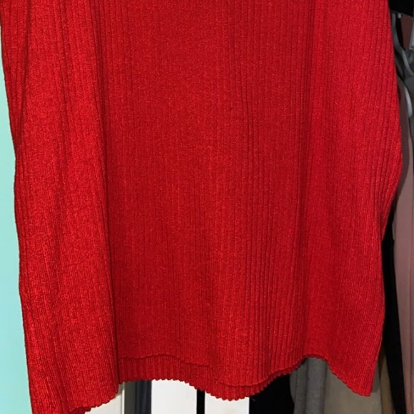 Red tank top - Picture 2 of 2